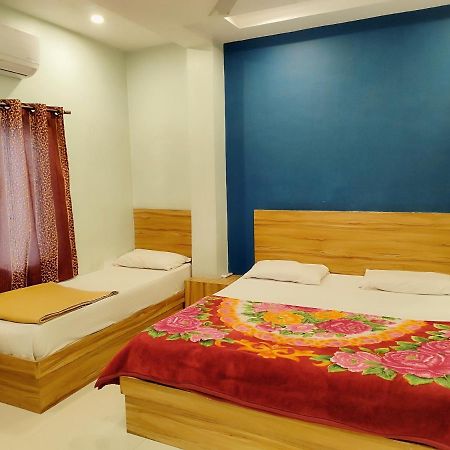 Hotel Guru Kripa - 500Mtr From Shreenathji Temple Nathdwara Exterior photo